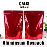 İki adet kırmızı renkli alüminyum doypack torba