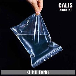 Ürünün sızdırmazlığını gösteren içinde su olan şeffaf kilitli torba.