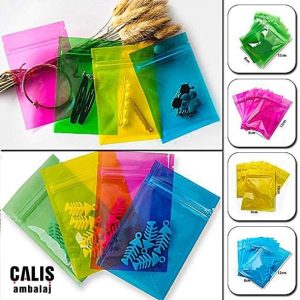 Üç taraf kaynaklı ve kilitli yarı saydam kilitli torbalar. Pembe, yeşil, sarı ve mavi renkte tasarlanan kilitli poşetlerin içinde bujiteri ürünleri var.